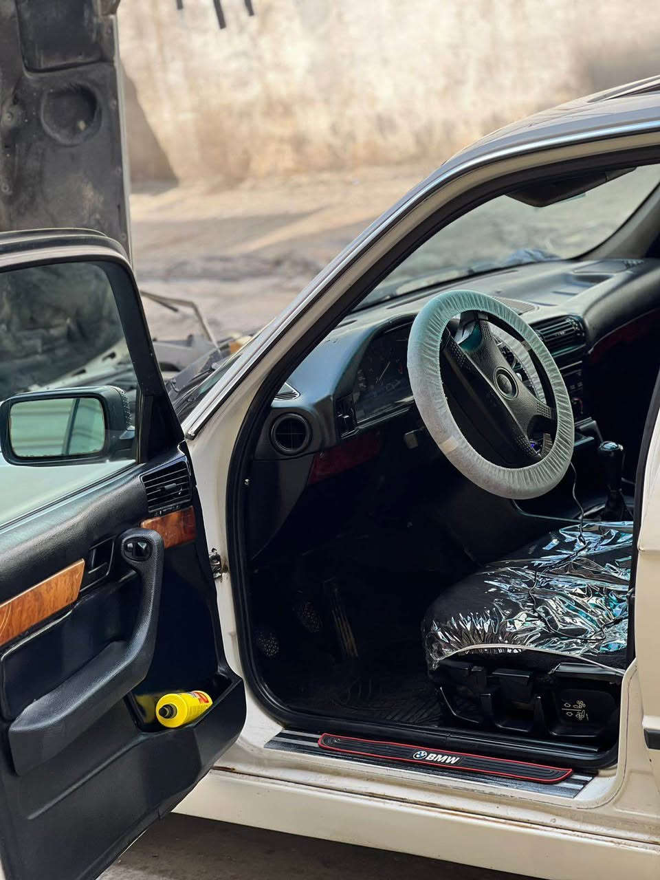 Bmw١٩٩٣ 
بستيك سبوخي هةية  
مةكينة ٥٢٠گير عادي  دجيتةل 
٤جام كارةباي سلايت پةرةشوت فورميكة absويل ١٨mرةقةمو سةنةوي كةونة أربيل, العراق


**إذا كنت صاحب هذا الإعلان وتريد حذفه لأي سبب، رجاءا أرسل رسالة إلى الدعم الفني**