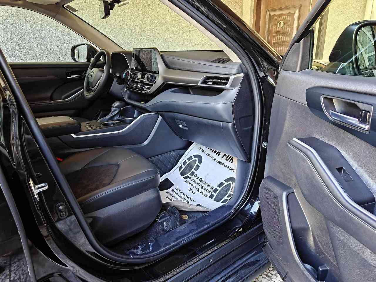 تحيه طيبه
هايلندر 2024 
هايبرد خليجي ساز 
ضمان ساري المفعول 
رقم بغداد مميز بعض الشي 
فئه البلاك اديشن 
مكفوله من جميع النواحي 
وعليه تغليف بي دي اف درجه اولى 
ماشيه 24 الف كم فقط 
المواصفات 
- بصمه
- فتحه 
- جلد مطعم 
- شاشه كامرا 
- حساسات محيطيه 
- رادار امامي 
الخ من المواصفات الستاندر 
السياره عايه سيرفس كامل قبل ايام 
فلاتر شوته وتبريد وبطاريه 
وتغير زيت المحرك 
كله بالشركه 
السعر 35000 $
للاتصال ***********
