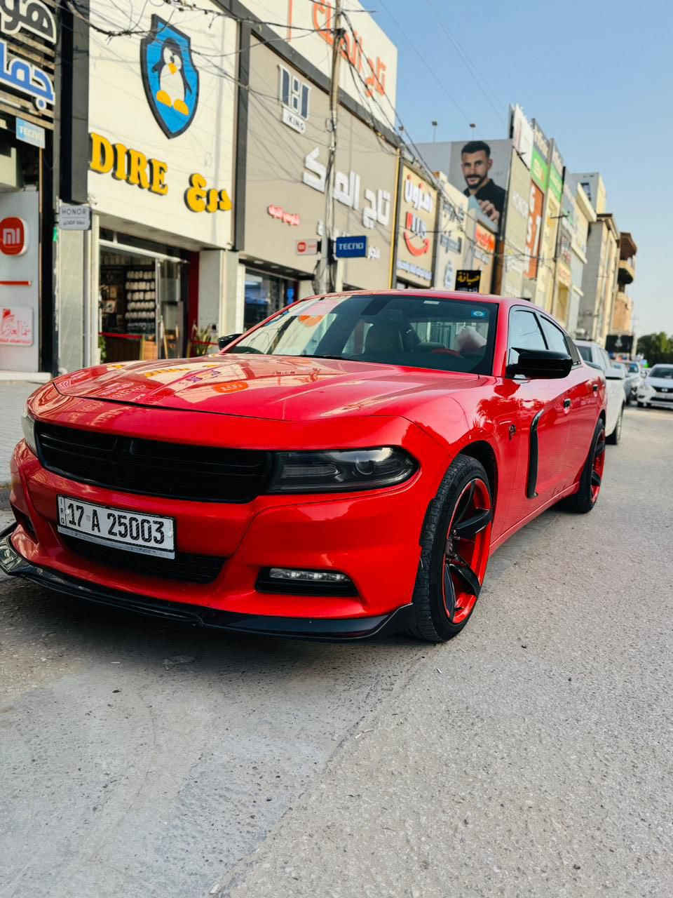 سلام عليكم جارجر 1 نجف  موديل 2017 اصل لون مميز فول السياره عدا الفتحة
شوفت عينكم الون يشك 
حادث السياره موضح بصوره كلش حلو السياره 2 ويل 
المواصفات 
كشنات جلد 
شاشا كبيره 
بطاين جلد بدون خلع 
ويل نجمه 
دركه SRT 
كشنات كهربائي 
تدفئه تبريد على الشرط 
حداديه جديده امامي خلفي 
تخم تاير عريض جدد 
بعد مواصفات كلش حلوه 
السعر 175 وبيهة مجال للشراي وترهم مراوس حسب القناعه 
رقم الهاتف (***********)
