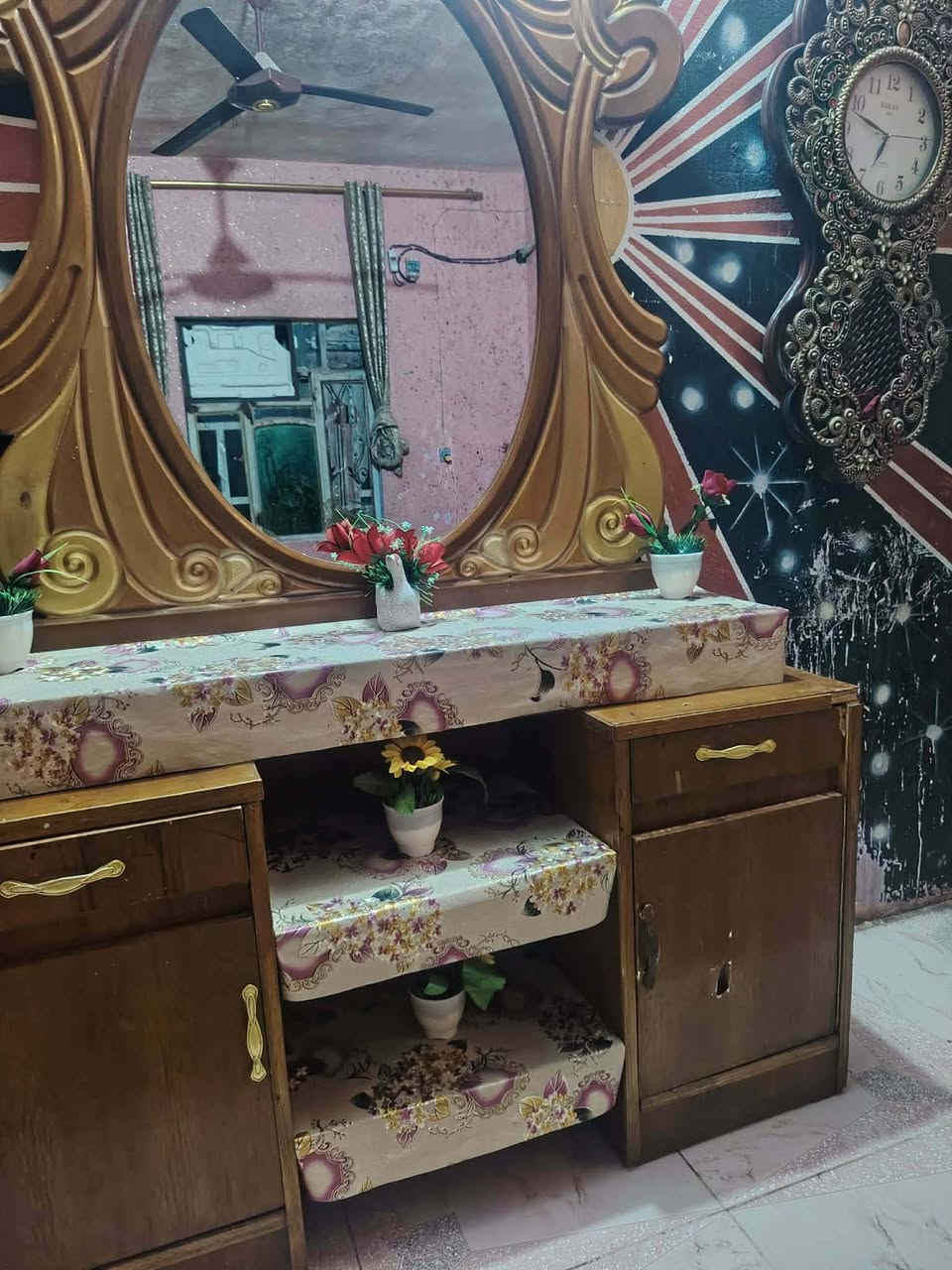 غرفه صاج مثل ماموضح بلصوره
 بيها ظرر بسيط بميز التواليت مبين 
السعر 450 وبيها مجال بسيط
العنوان الخالص الاسود ام المدارس


**إذا كنت صاحب هذا الإعلان وتريد حذفه لأي سبب، رجاءا أرسل رسالة إلى الدعم الفني**