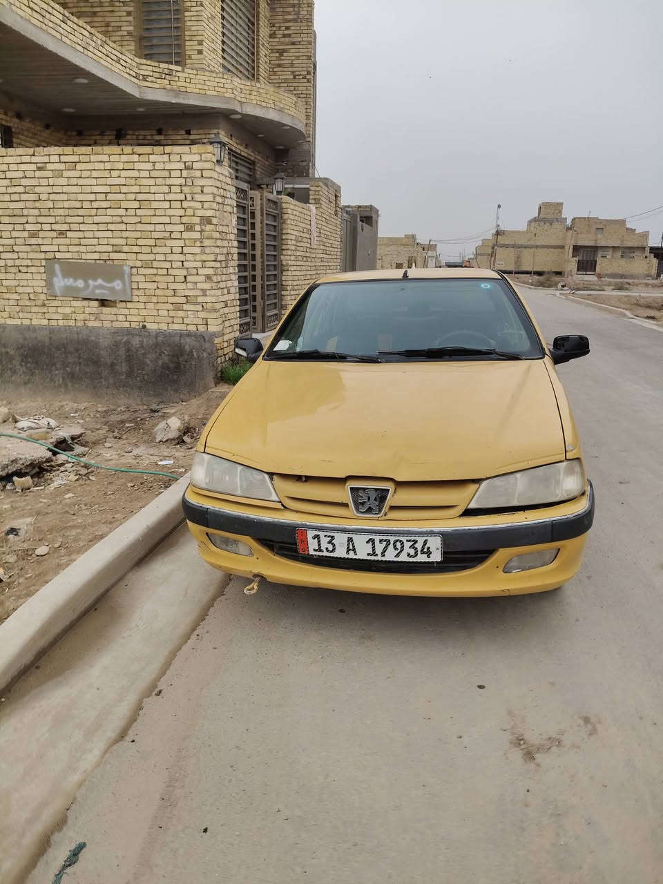 السلام عليكم سياره بيجو بارص 2015 رقم ميسان سنويه 2029هيئه وغرامات مصفره 
مكينه وكير مكفولات خير من الله 
سياره بيه ضربه باب بس 
***********
سعر 33بيه مجال للشراي
