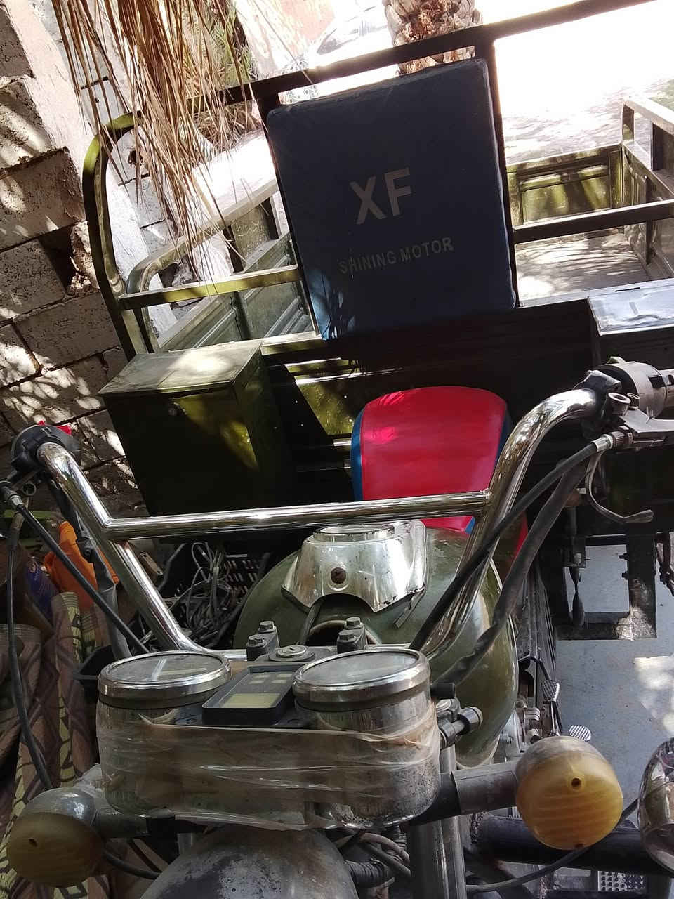 سلام عليكم ستوته للبيع مرقمه موديل ٢٠٢٠ أو بيها محرك ٢٠٢٢ نجمه وهلال محرك ما مفتوح شاصي أو بدي مكفول  تخم تاير جديد السعر 1800امداور ثاني يوم *********** متواجد عله الخاص او واتساب
