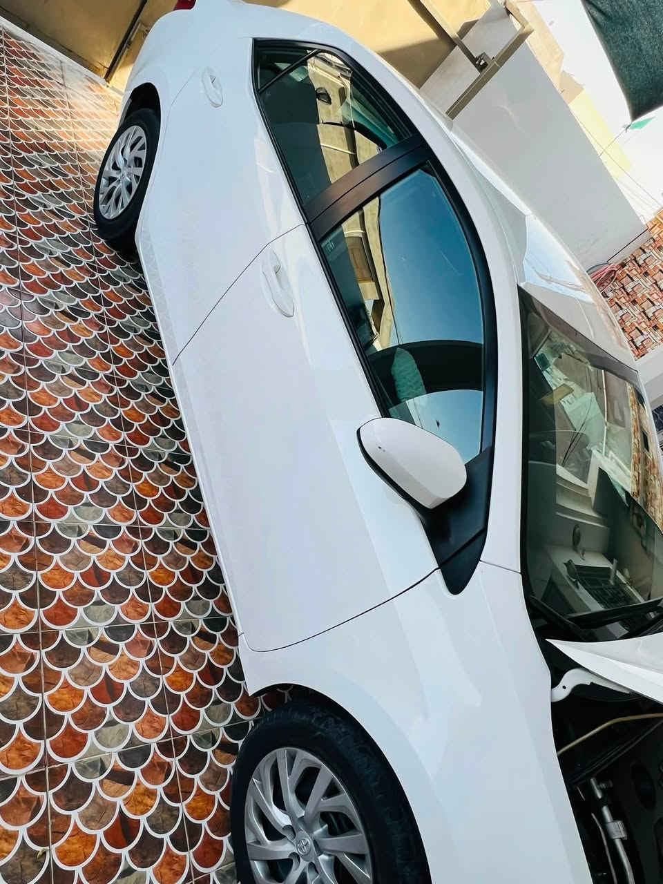 للبيع…
السعر 145وبيها مجال. 
كورلا موديل 2017وارد أمريكي ضررها جاملج الأيمن تبديل بلاد بدون دواخل ماشيه34الف كفاله عامه كير محرك مكفولات مكينه( 1800) مثبت سرعه مانع انزلاق كامل موصفات تدفئه تبريد خير من الله تجي تفحص وتشوف بعينك العزيز!
والسونار يمك معروض 
للاستفسار الاتصال على الرقم 
***********
العنوان. ديالى المقداديه
