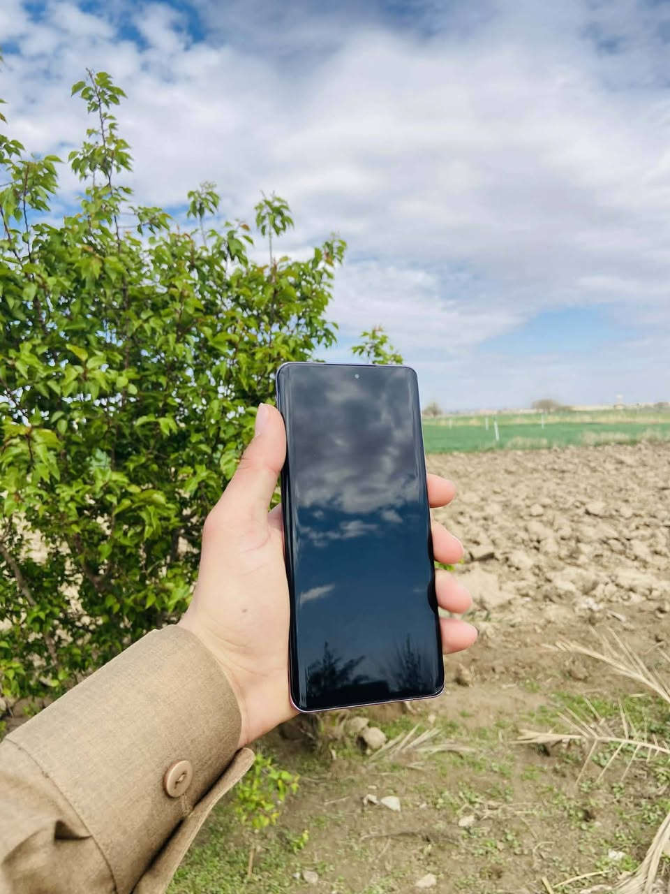 هونر X9C للبيع ‼️
ذاكره 256
بطارية 6600 ملي امبير
جهاز مستخدم شهر واحد فقط كامل ملحقات 
السعر خاص. 
او التواصل على الرقم *********** 
ادمن وافق 🤍
الموقع _ الأيمن _ البورصة _ مجمع الفاروق السكني
