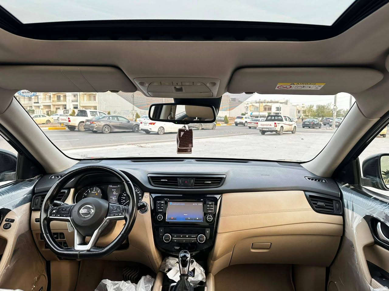 سه ره تا به ناوی خوا 2018 NISSAN X_TRAIL بو فروشتن فول ماسه فاته نمونه له جوانی به سمه سندوق شەفت و پانوراما ده بل ئه کسله لایت معرک له گه ل سوکان پینج کاميره حاسه ويل كروم کوشین ئیته رو کاره با سوکان ئیته ر شاشه گه وره و بریک به سمه ته عديل سورعه و خه تی جاده و راده ر 360 ده رجه سه ماعه BOSS حاسه ی پیشو دواوه سفری ئیره یه خه لیجیه ناوزەردە قه پات ماسه فاته یه ک بست ته عدیلی هه یه هیچی تری نییه هه موو قه لبی به شرته بؤياغ ئیرباک ژوری هه مووی به شرته گیرو مه کینه به شرت بو زانیاری زیاتر په یوه ندی به خاوه نی بکه ن *********** أربيل, العراق
