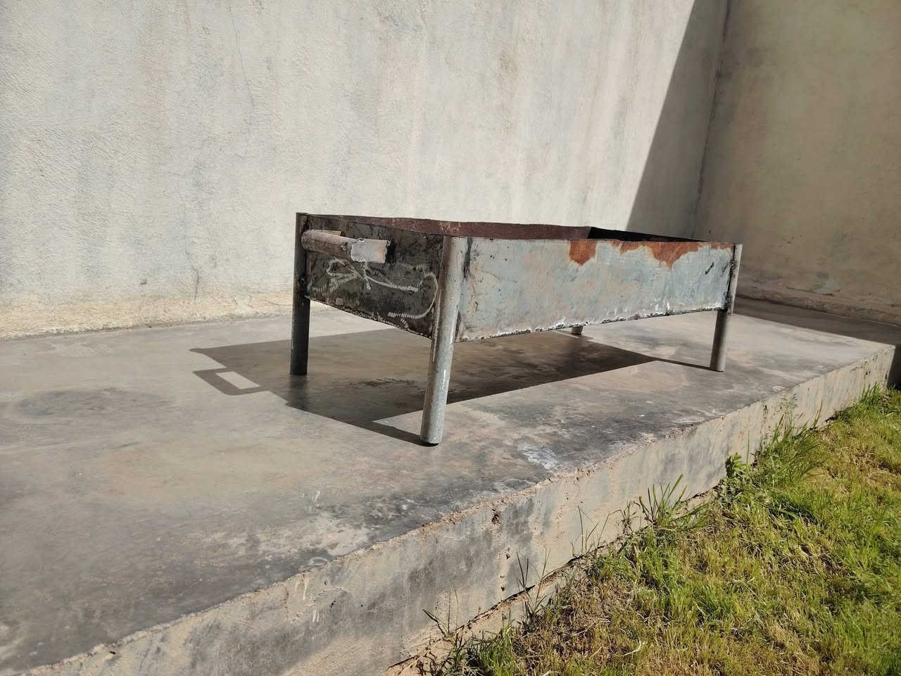 متاح مناقل عدد 2قياسات طول 75عرض 35عمق 12ولسعر بس ب25لل ستفسار اكثر ***********
