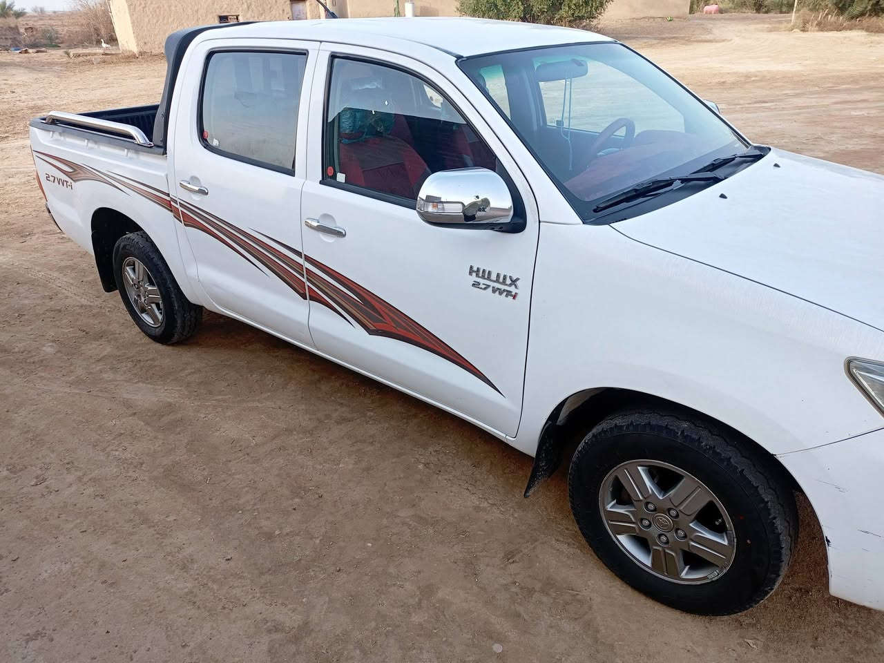 هايلوكس موديل 2014 مكفولة كفالة عامة كير اوتماتيك تخم تاير جديد شاصي 19 سيارة خير من الله مال جناي  رقم واسط باسمي  *********** _ ***********
