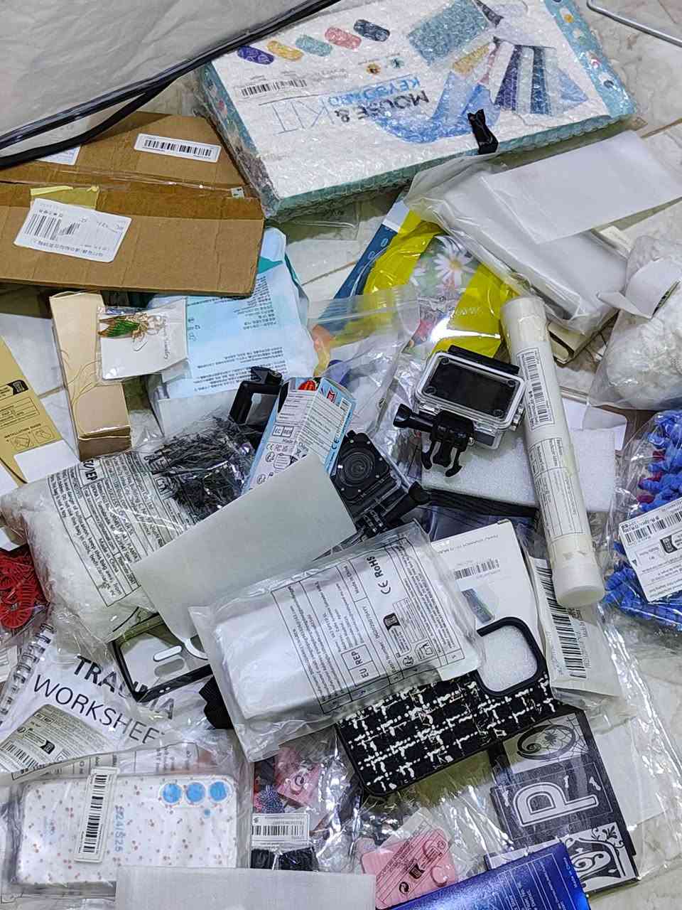 كارتونه ملابس شي آن بيها 50 قطعه ملابس مكس نسائي كم قطعه رجالي كم قطعه بناتي وكم قطعه ولادي هوديات وحذا وشحاطات وبناطير وفالينات وثياب صيفي وشتوي 
كلها ب60 الف
والغراض نواعم وياها حته كامرات بيها وكيبورد 

بيع مستعجل 
الشراي فقط يراسل خاص مكان ديوانيه ارفعو المنشور ياالله


**إذا كنت صاحب هذا الإعلان وتريد حذفه لأي سبب، رجاءا أرسل رسالة إلى الدعم الفني**