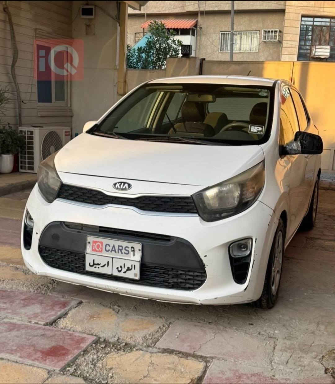 كيا بيكانتو موديل 2018 لون ابيض للبيع مستخدم
المواصفات 
​سعة المحرك: 1.2 لتر 
​عدد السلندرات: 4 سلندر.
​كير: أوتوماتيك.
​المواصفات: خليجية.
​ ماشية : 48,000 كم.
رقم أربيل سنوية منتهية
وكالة
بيها 3 قطع مصبوغة
مكينة تبريد شغال ممتاز 
داخل نظيف 
السعر  95 ورقة وبيها مجال بسيط
عنواني بغداد قادسية 
رقم هاتف *********** بي واتس اب
