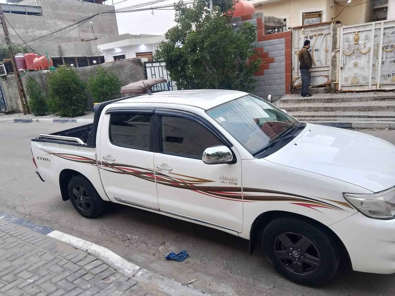 بيكم هايلوكس 15 رقم كربلاء سنويه 2028 بيها صبغ غير مكفوله عنونها بصره سياره جاهز ه 
***********
