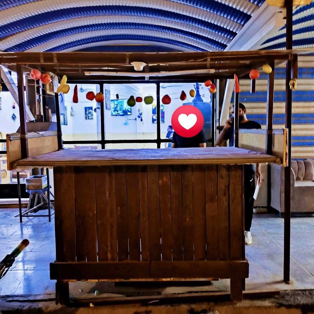 مكلف بلنشر ميز يصلح للعصائر ويصلح بصطية لبن ويصلح بصطيه لبلبي وباكله  من مميزاته الخشب متين وقوي والشغل كله درجه اولى الشراي يتصل *********** متوفر واتساب وع رصيد
