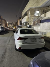 لكزس is/300     f/sport  2020 فول مواصفات  تيربو /2000  محرك /4 سلندر ...