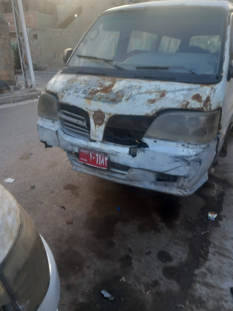 السلام عليكم فتون بولارسن ٢٠٠٦سيارة كاملة نقص بس محرك بيع كوم حديد تكفل سراق وعشاير المكان الحسينيه الراشدي لسعر ٨وراق رقم الهاتف ***********
