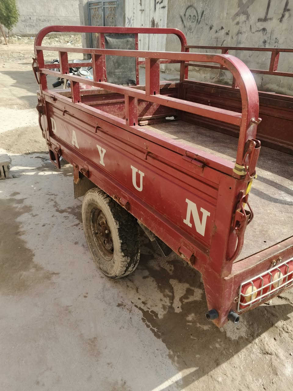 للبيع موديل 19 اوراق كامله مكاني بغداد مقابيل الجزيره السياحيه ***********
