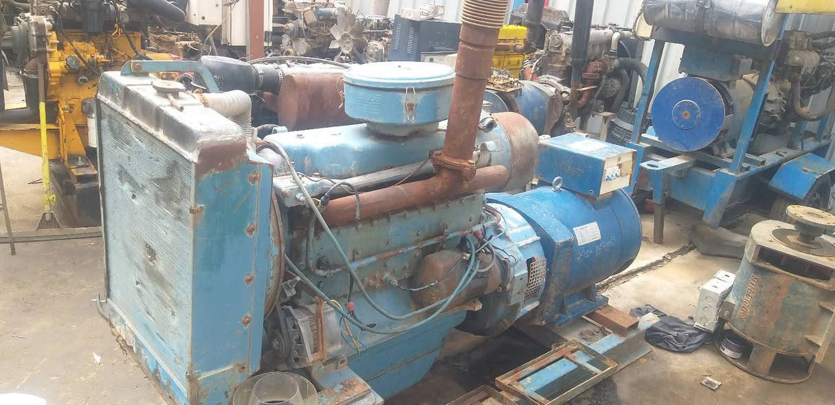 للبيع مولد أبو ردين نضيف وشغال لاتنقيص ولاتبخير 
***********
