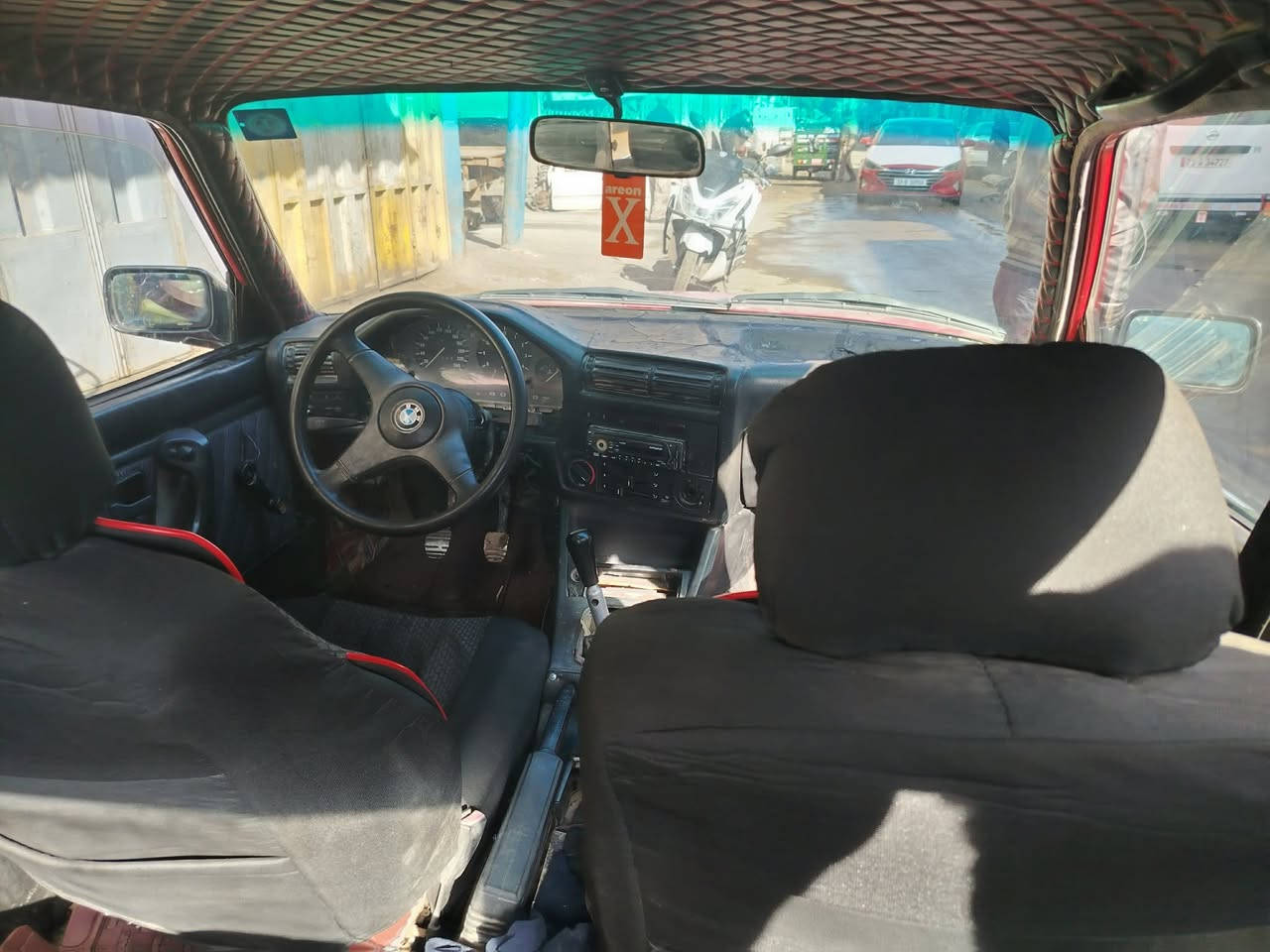 للبيع BMW 318i زعره   موديل 1991 مكينه كير خير من الله السياره يرادله ترتيب وتنضيم كهربائيات الداخل فقط شلعه معدل مشالله صدر نص عمر 

سنويه 30 الهزه شهر 4 

متواجد خاص ماسنجر 

رقم تلفون ***********

السعر 25 وبي مجال 

مكاني بغداد حي العامل
