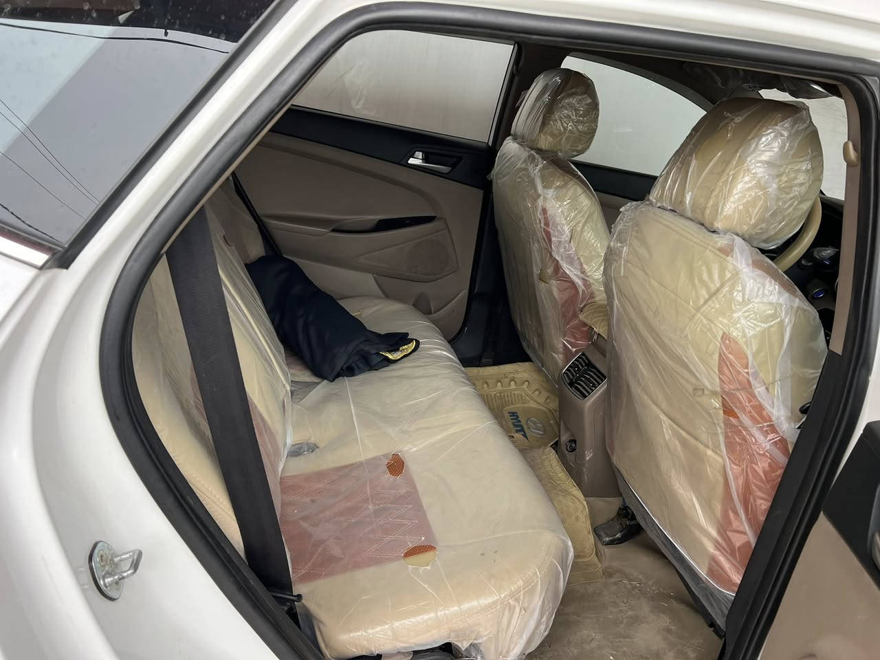 ضمان شركة ( الكاصد )
موديل ٢٠٢٠

فوووول مواصفات ١/١ 

⬅️ومعروفه الكاصد كلشي بلادي ماكو اي عمل بيه كلشي بيه بلادي

⬅️رقم بغداد الدولي الجديد

 مشروع وطني مجددة الى سنة ٢٠٣٠

السيارة ب اسمي 

وقبل ايام داخلة هزه 

ومحول الرقم الجديد 

ومجددة السنوية ٥ سنوات

يعني من كلشي كاملة الياخذه مجرد تحويل ثاني يوم

السيارة مكفوله كفالة عامة 

⬅️السياره فول كوري اصلي 

جديدة حتى الغراض والعدة  كلهم بعدهم بنايلون الشركة 

والفابلون مال سيارة

والسيارة تايرات تخم جديد قبل ايام شديته

 حتى الجداحة بعده بنايلون الشركة ممستخدمة

والاسبير المقدس منازل

والنايلونات ال بل ارضيات هسه شلته بعده ع وضعية الشركة

مواصفاته /

بصمة تشغيل

بصمة ابواب

٣ انضمة قيادة

٢ كرسي كهرباء

أريل نفكيشن

شاشه أبل كار بلي البلادية مال كاصد

الداخل كشنات مخمل جان مدوشمه من استلامه من الشركة وهسه شلته محد كاعد عليه 

شاحن واير ليس

٢ لدات امامية 

ثلاجه بلجكمجه

محرك ٢٠٠٠ دوش

اي بي اس

فول تحكم ستيرن

الدوسات علامة توكسان 

حاجب نهاري

كشافات زينون

الدشبول والغرفه الداخلية كله فايبر كاربوني

حساس امامي

حساس خلفي

كاميرا خلفية دوارة

مري شفط ويا القفل

سايد بريك بلرجل 

نضام ترحيب

ويل ١٨

مخرج Aux 

مخرج usb

لد امامي 

لد خلفي

مثبت سرعة

اشاير بلمري

يدات نيكل 

قطعتين تبريد

⬅️والسيارة ع ايد وحدة من طالعه من الشركة 

⬅️ضمان شركة الكاصد بعده النايلون بلسيارةالفابلون على السيارة الخارجي والداخلي بعده موجود ب اكثر السيارة والاسبير اكيد منازل    

⬅️ مكان السيارة بابل

والسيارة داخله هزه جديد قبل ايام ومتحول الرقم الجديد ومجددة 

يعني الياخذة مجرد تحويل

السعر 207 وقابل التفاوض بيك خير ودلل 

مكان السيارة بابل 

وهذا  رقمي ***********
