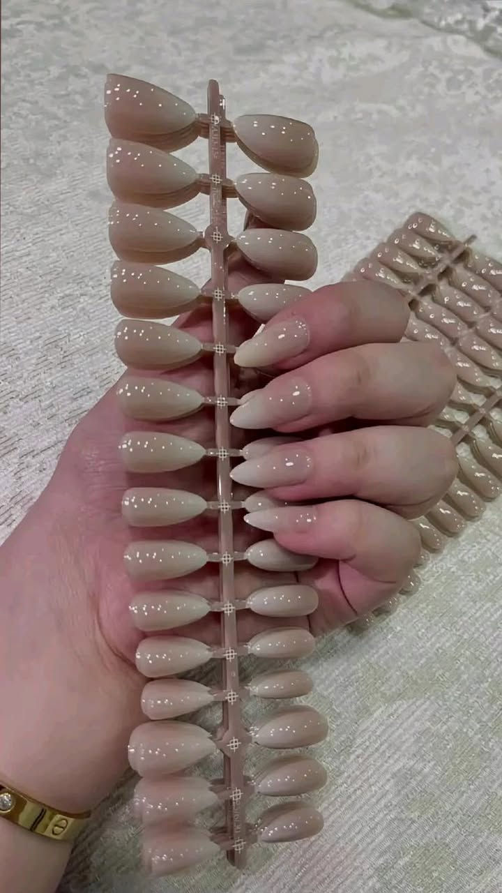 اظافر العيد 🙃♥
متوفر اظافر لحميه طبيعيه جداً ♥يوجد تخفيضات حصريه للعيد سارعو بل حجز كميه محدوده 
يوجد توصيل ✨


**إذا كنت صاحب هذا الإعلان وتريد حذفه لأي سبب، رجاءا أرسل رسالة إلى الدعم الفني**