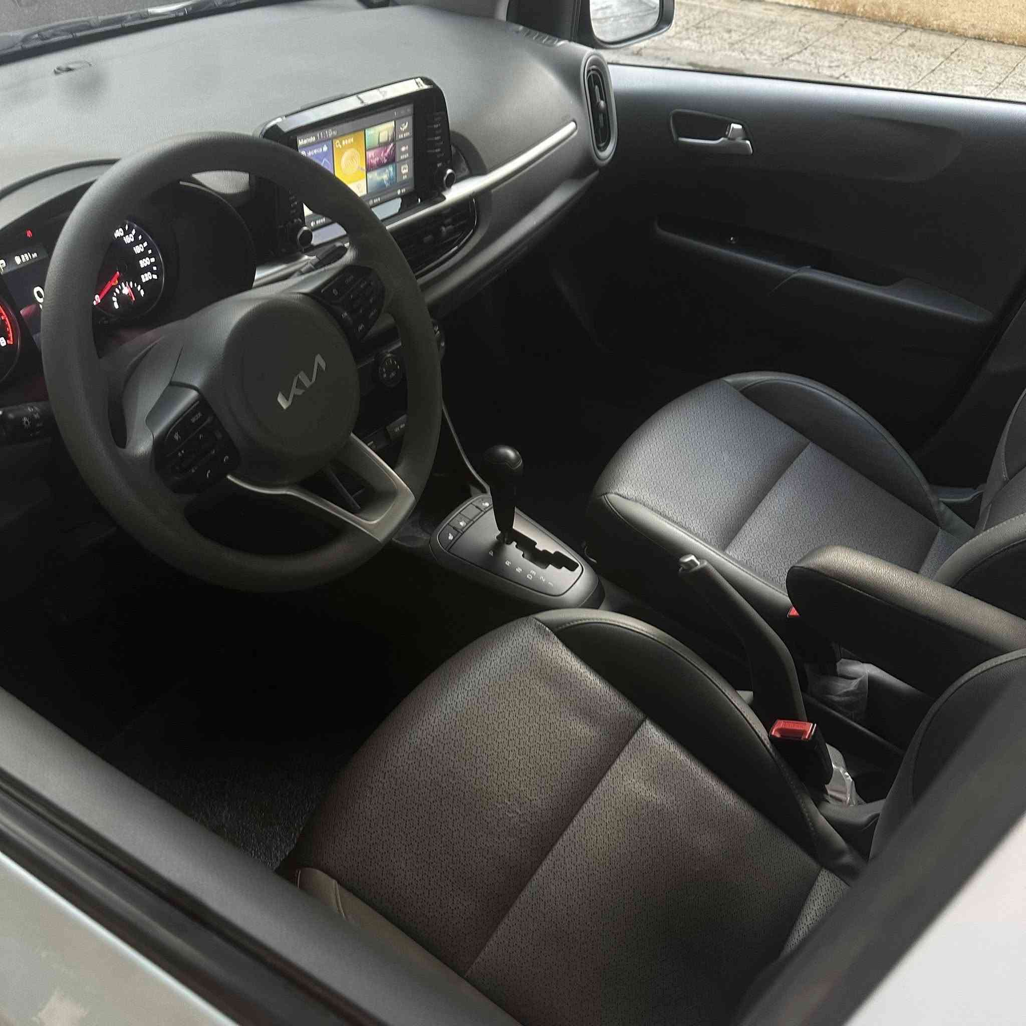 #كيا_مورنك
#موديل_2022
#مكفولة_كفالة_عامة
#جديدة_جداااااا

السيارة وارد كوري السيارة مكفولة كفالة عامة و السيارة جديدة جدا و السيارة ماشية قليل ماشية 20 الف السيارة مال بيت و نظيفة جداً و السيارة فول مواصفات عدا الفتحة و ايضاً مكفولة من الصبغ و البارد و السيارة استيراد على أيدي و بأسمي تحويل ثاني يوم 

المواصفات 

1- بصمة (عدد 2)
2- كشنات جلد 
3- كشنات تدفئة و تبريد 
4- ويل كب 
5- بلاجكتر 
6- شاشة كبيرة 
7- كامرة خلفية 
8- كامرة امامية 
GPS -9
10- رادارات 
11-  تحكمات ستيرن 
12- مري شفط 
14- محرك 3 سلندر 
15- مانع انزلاق 
16- كروس سرعة 
17- سياقة ذاتية
18- حساس خلفي 
19- يدات نيكل 
20- انضمة قيادة 
21-  ابواب بصمة
22- توقف ذاتي 
23- تحديد مسار 

السيارة أجمل و احلى بكثير من الصور و السيارة جديدة بكل ما تحويه الكلمة من معنى السعر 118 وبيها مجال 
الاتصال ***********
📍المكان : بغداد , الدورة
