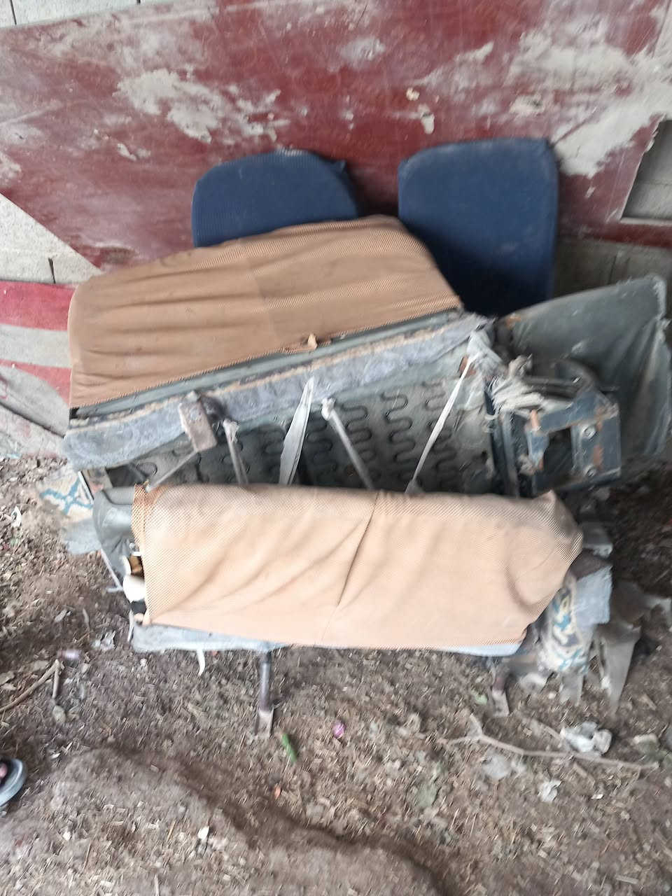 غراض فتون كامله للبيع كلمن بسعره العنوان بغداد لأمين ثانية رقم ***********
