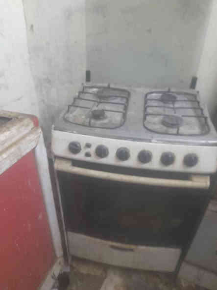 سلام عليكم طباخ البيع مستعجل على البيع شغال على الفحص ناره زركه متروك بس الفرن مايشتغل يراد تنظيف سعره ٧٥ الف مكاني الزعفرانيه يم عمارات سعيده ***********ادمن وافق خويه بغداد
