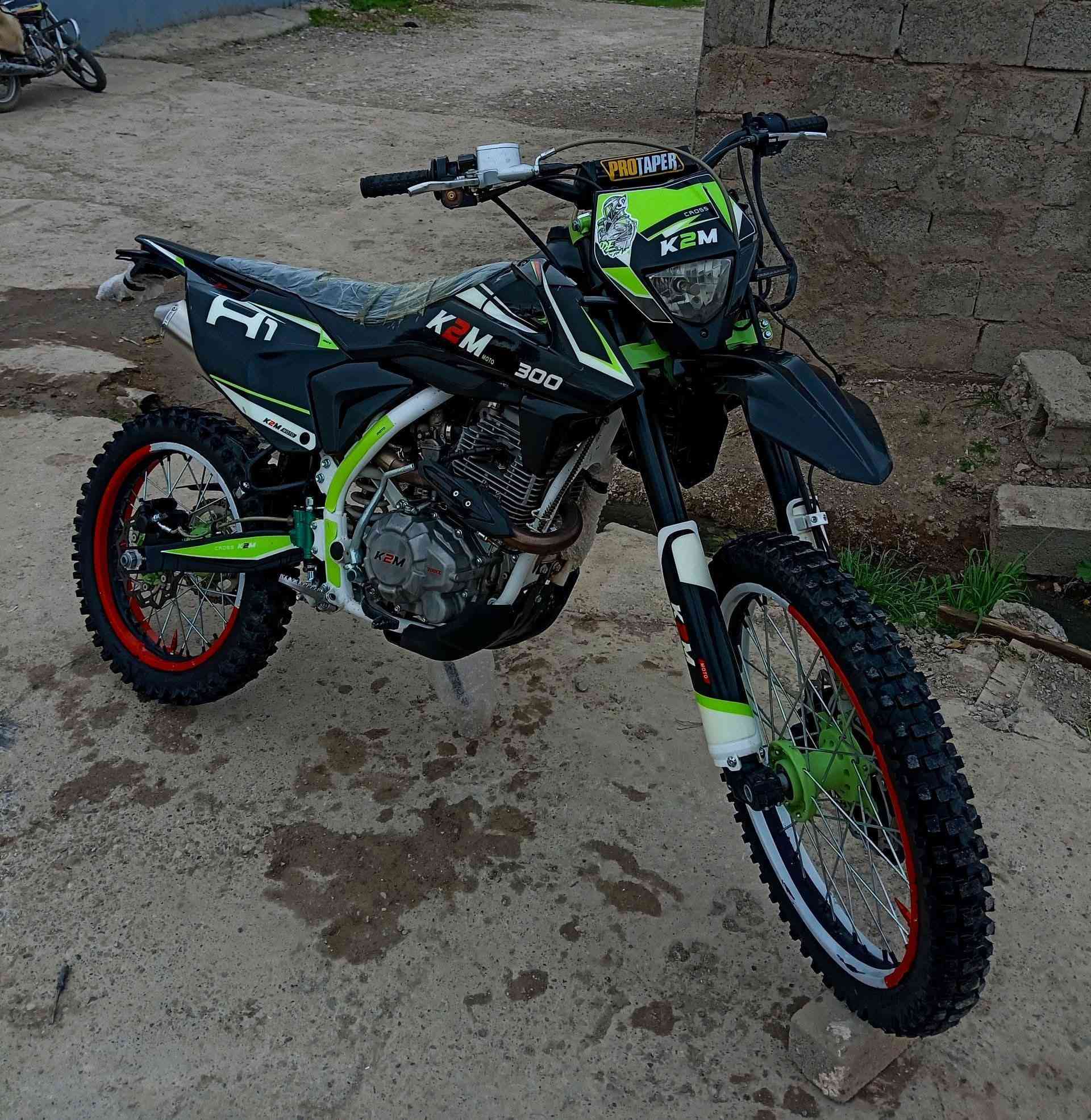 قفاز K2M محرك 300 نضيف كلش سعر 1100 او مراوسه مع دايوان نضيف.
***********
