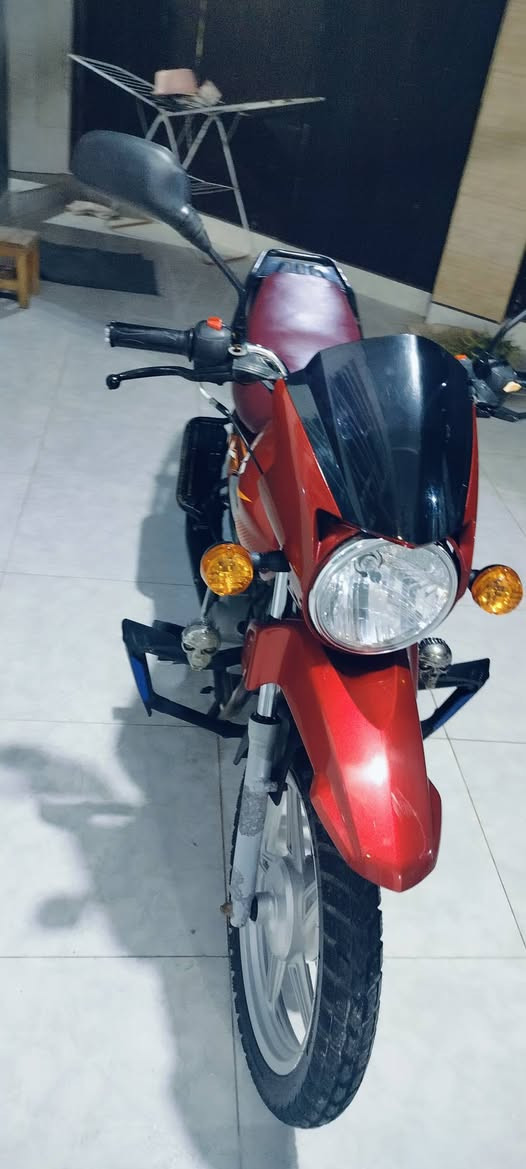 للبيع
دراجه tvs
رقم بصره بسمي جديد
شرط الشغل والنضافه
محرك مفتوح
كهربائيات كلها شغاله ماعدا الهورن
يرادلها باتري حتى تشتغل سلف
مكان البصره قضاء القرنه 
***********
سعر 1.600.000 مليون وستميه
تريد تفاصيل اكثر تعال وشوف الدراجه براحتك
