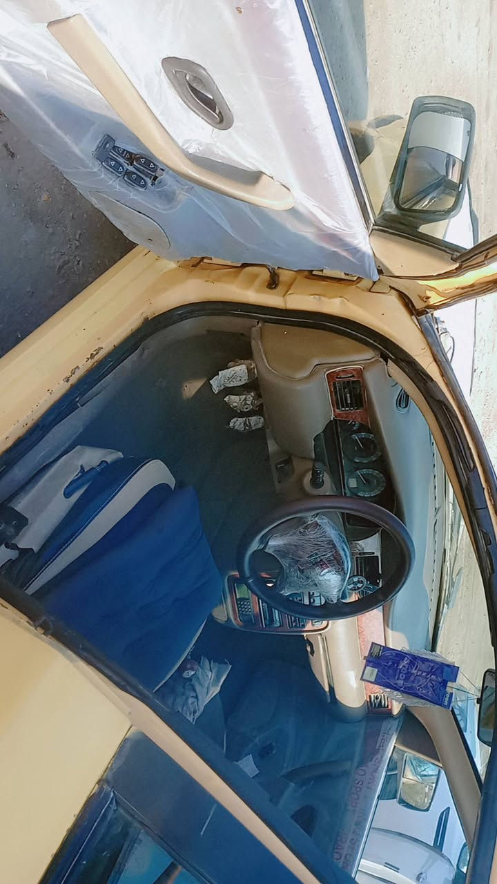 السلام عليكم سمند رقم مثنى جاهزه من كلشي مكينه وكير جدد شرط حداديه تخم تاير وباتري دواخله حلوه برغي ماعايزه مكان الديوانيه الحمزه الشرقي سعره 29 
***********
