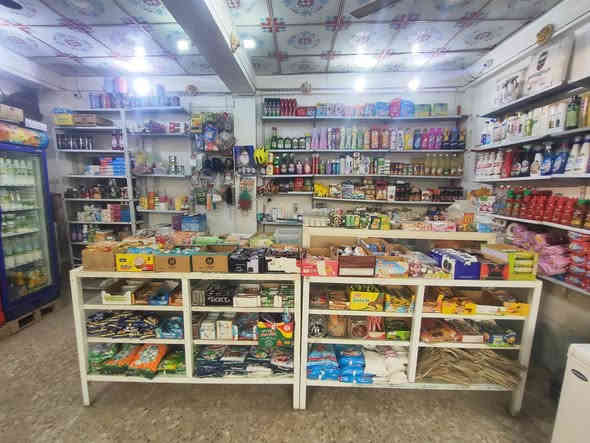 اسواق للبيع 5 برادات 2مجمدات +ميوز 4+رفوف +سلات 2+شاشه +كامرات 4+سبلت +بضاعه كامله للتواصل ***********مستعجل ع البيع
