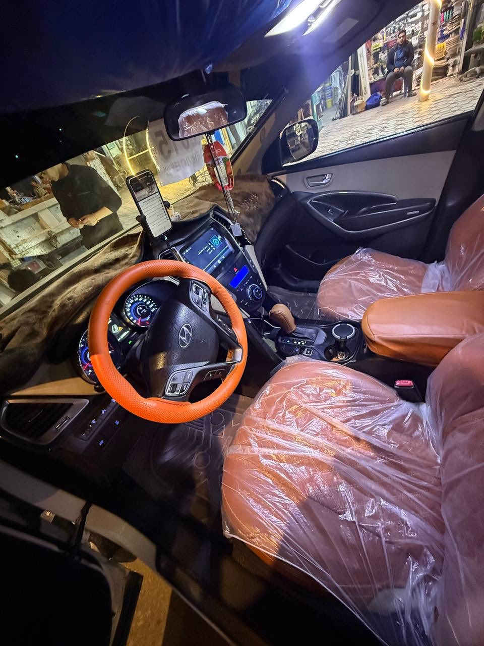 السلام عليكم
عندي سنتافي مديل 2015 فول موصفات مكينة V6 فور ويل رقم بغداد مكفولة من الحادث بس بيها باردات وكارت ضرر حصواية بسريع بغداد الدولي اريد مراوس ب سورنتو 2018 او 2019 انطي فوك سيارتي 25 ورقة  مو تكسرون بسعر سيارتي
رقم تلفوني ***********
