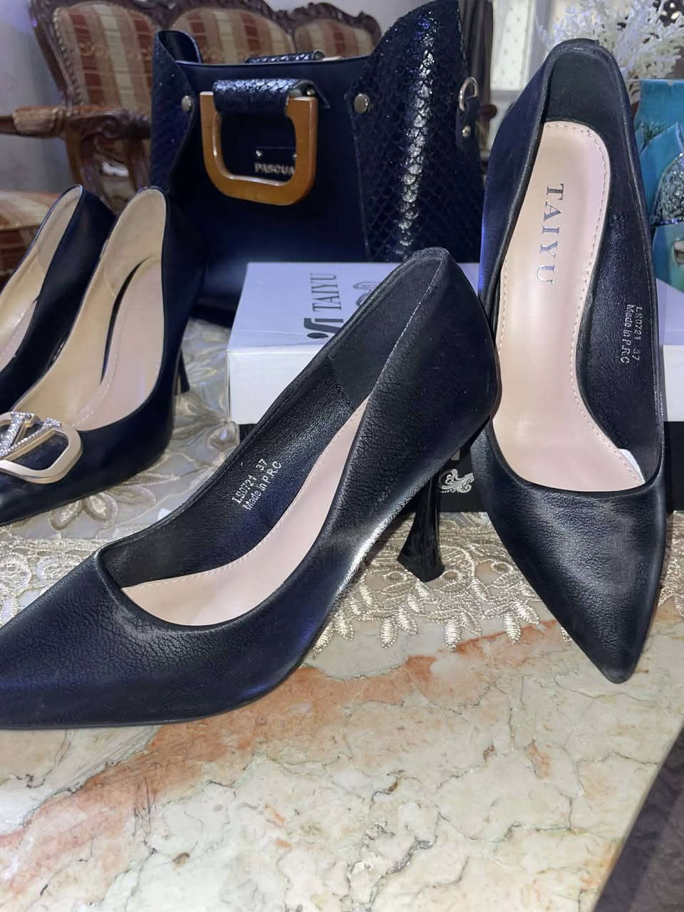 بنات حذاء جديد بعده باكيته ماركة قياس ٣٧ ثنينتهم وجنطه ممستخدمه 👠👜


**إذا كنت صاحب هذا الإعلان وتريد حذفه لأي سبب، رجاءا أرسل رسالة إلى الدعم الفني**