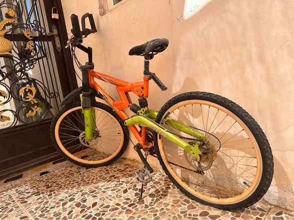 بايسكل رياضي 4 دبلات مريح بالحركة والمشي كلشي بي وكاله بلاد 7 مكاين نظافة 90‎%‎  مكاني تكريت  100 وبي مجال قليل للاستفسار هذا رقمي ‭0787 266 1407‬
