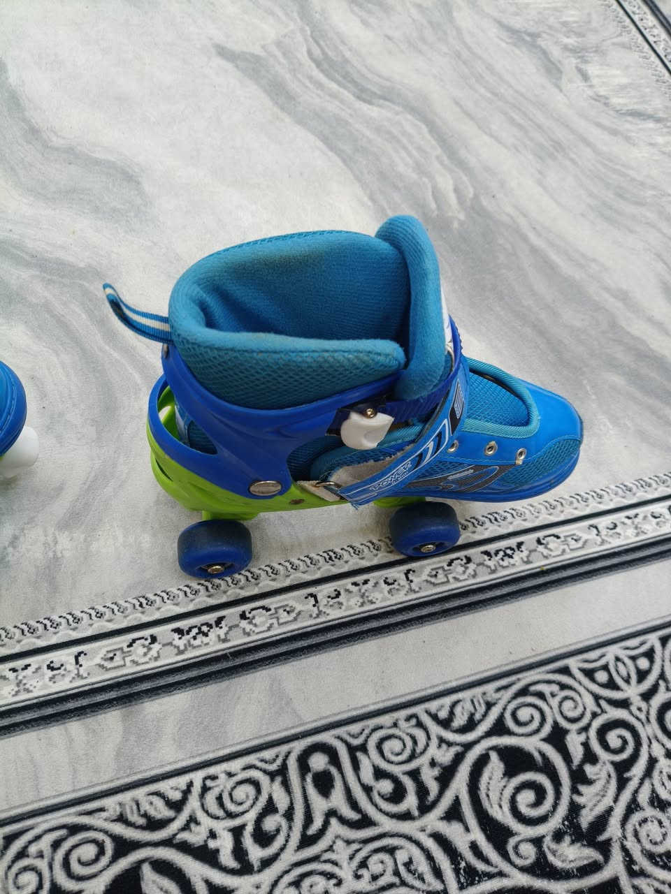 السلام عليكم اخوان حذاء التزلج للبيع السعر 30 الف وبي مجال ماركه درجه اولى من القطع النادره وامن الستفسار على الرقم ***********
