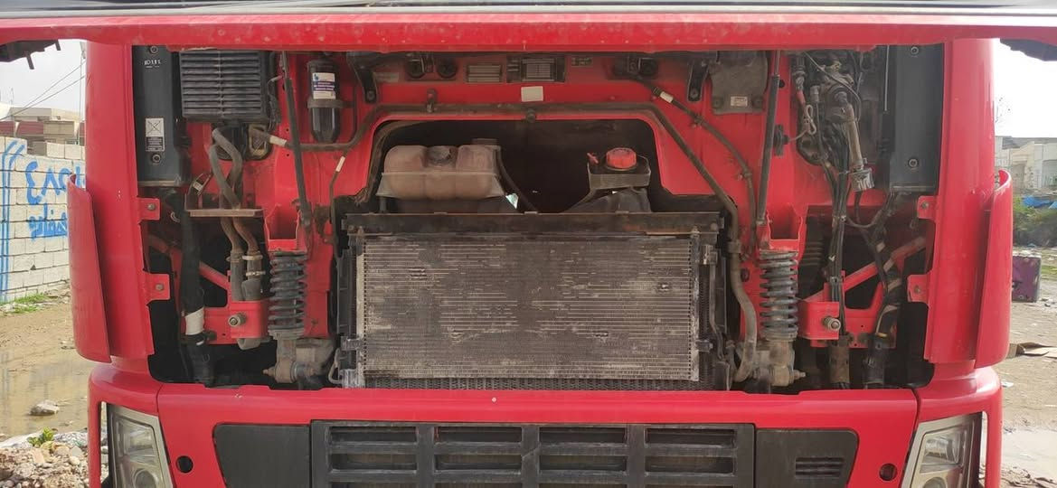 فالفو مودیل 2005
توماتیک بلادی 
سنکل بیلادی
محرک . کیر . اکسل . شاصی کل بشرط
مکان سیارە اربیل
هاتف ***********
فایبر . واتساب
