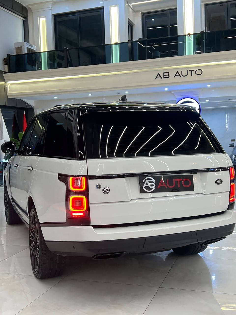 Land Rover Vogue Autobiography  2019
Engine: V8 5.0L 🚀
ژمارە هەولێر جاهیز 
92 هزار کم روشتووە 
 کلین تایتل,, بێ بویاغ 💎 
وارد خلیجی شەریکە سەردار 
نرخ 488 وەرقە و مجال 
📍شوێن هەولێر 
~~~~~~~~~~~
***********
***********
~~~~~~~~~~~
Land Rover Vogue Autobiography 2019
Engine: V8 5.0L 🚀
رقم اربیل جاهز 
ماشي 90 الف کم 
 کلین تایتل,, بدون صبغ 💎 
وارد خلیجي وکالە سردار 
سعر 488 ورقة بي مجال 
📍مکان سیارة اربیل أربيل, العراق

