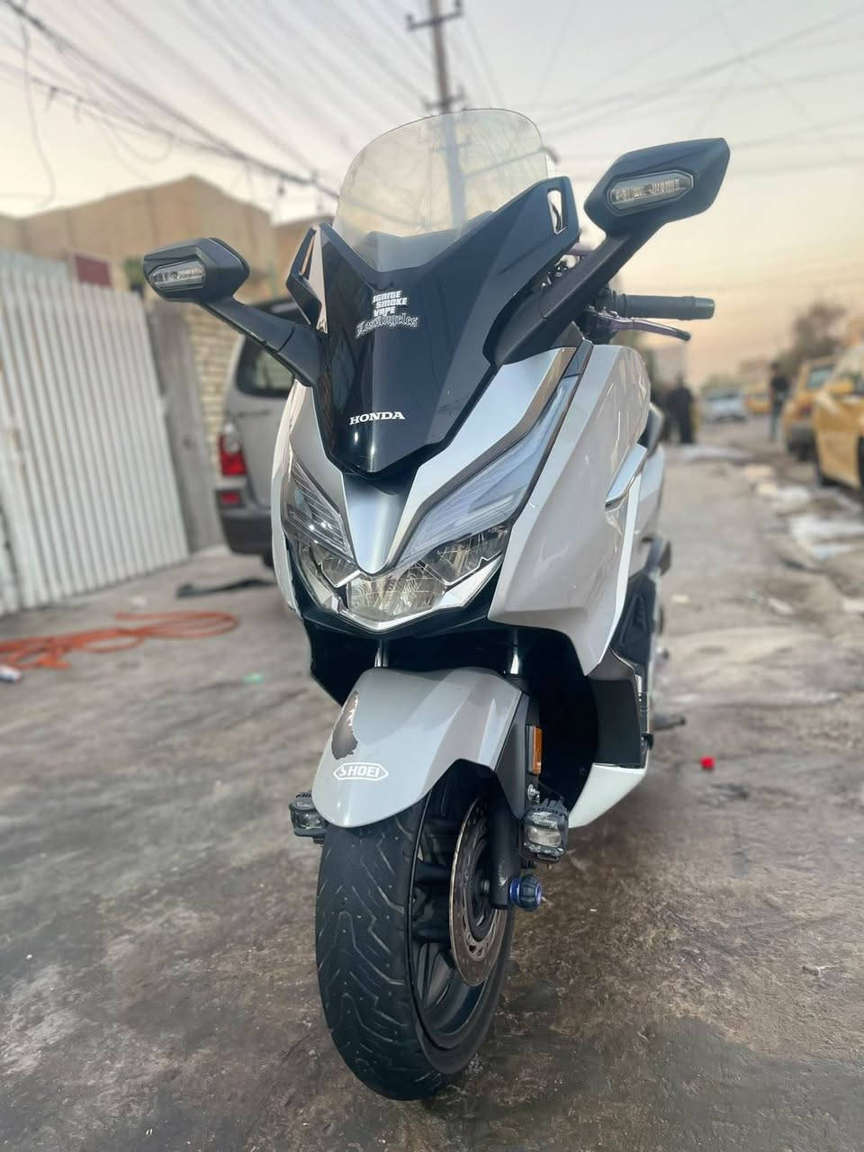 سلام عليكم هوندا فورزا 013
جامه كهربائية 
حجم المكينه300c
صالنصه رياضية 
تتفئه يدات 
دراجه نضيفه بمعنه الكلمه استيراد على ايدي 
للستفسار ***********
مكان الدراجه بغداد
