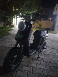 دراجة R9 • سرعة 65 • بطاريات 5