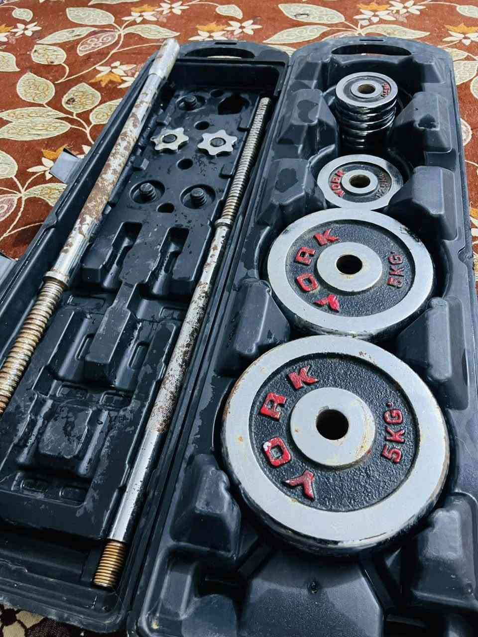 حقيبه رياضيه اكثر من 20 كيلو مع بار
تحتوي الحقيبه على 3 اقراص وزن 5 كيلو 

و2 اقراص وزن 1.25 ( كيلو وربع ) 

و6 اقراص وزن 0.5 ( نصف كيلو )

وحقيبه لضم الاوزان والبار 💪

السعرر مناسب جدا 55 الف وبيها مجال حك الجيه 

ولحد يجي يكسر بلسعر روح شوف البار وحيده ابيش يبيعونه

مكاني بابل / محاويل


**إذا كنت صاحب هذا الإعلان وتريد حذفه لأي سبب، رجاءا أرسل رسالة إلى الدعم الفني**