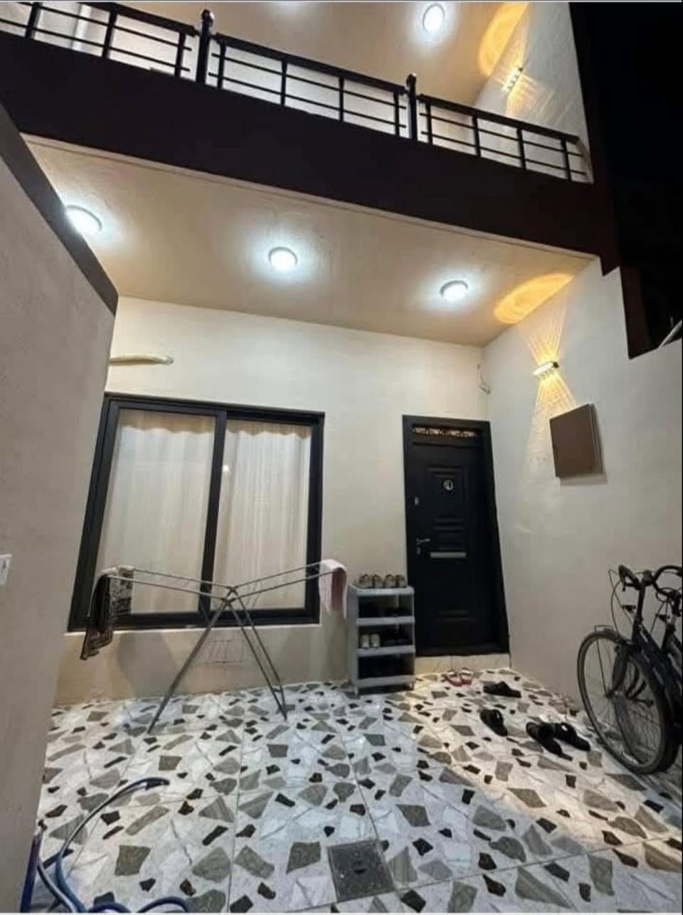 #عقارات_شيرزاد | #دار_للبيع 🏡
دار نظيف ومرتب، طابقين، قريب من المدارس والأسواق، بموقع مناسب للسكن ✨

المواصفات:

* المساحة: 100م
* الواجهة: 5×20
* عدد الغرف: 3 غرف نوم 🛏️
* كراج 🚗
* استقبال
* مطبخ حار وبارد 🍽️
* صحيات
* قريب من المدارس والأسواق 🏫

تفاصيل الطوابق:

* الطابق الأول: كراج، استقبال، مطبخ حار وبارد، صحيات، غرفة نوم
* الطابق الثاني: 2 غرفة نوم

#الموقع: حي العسكري، خلف كاتب العدل 📍
#السعر: 107 مليون (مع مجال للتفاوض) 💰

📞 للاستفسار: ***********
(اتصال | واتساب | فايبر | تليگرام)

أو زيارة مكتب شيرزاد للعقارات
الحي العسكري، بداية السايدين

#الصدق_والأمانة شعارنا
