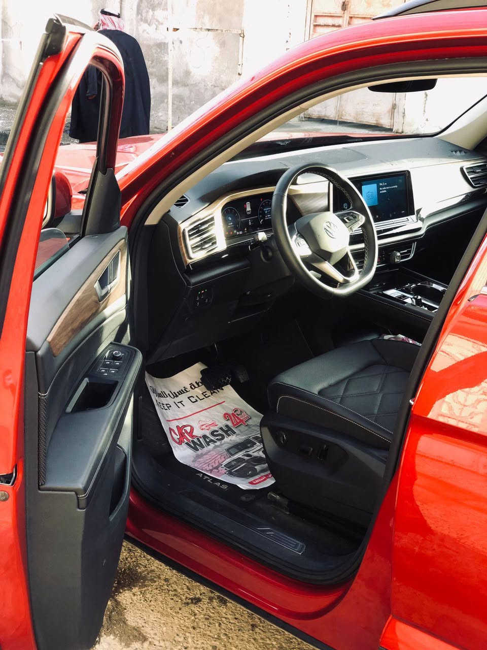 سياره فكس واكن اطلس موديل 24 ، ماشيه 5300 ميل ، السياره مواصفات SE كاميرا 360 حساسات + رادار امامي خلفي تشغيل عن بعد لايت LED ستيرن و كشنات هيتر دفع رباعي ستارات جانبيه مصابيح ضباب ، مواصفاتها حلوه السعر خاص العنوان الموصل جانب الايمن
رقم الهاتف : 
***********
