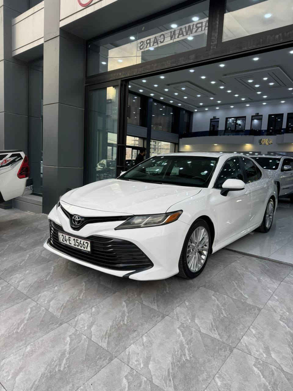 السلام عليكم 
مستعجللللل على البيع السعر 179
كامري موديل 18
رقم دهوك تحويل ثاني يوم
محرك 4 مكفول
كير اوتو مكفول
صدر جديد 
ارباكات كلها سليمه شرط
تبريد ثلج
تدفئه ممتازه
تحكم ستيرن 
شاشه وسيتم صوت
داخل اسود
كشن كهرباء
تخم ويل گب
كهربائيات كلها شغاله
داخل جديد
السياره جاهزه من كل نواحي شرط الدواخل السيارة داخله كلين وبلعراق بابين مشخوطات وراشيهن وبونيد كلير من امريكا شرط 
اتصال واتساب ***********
