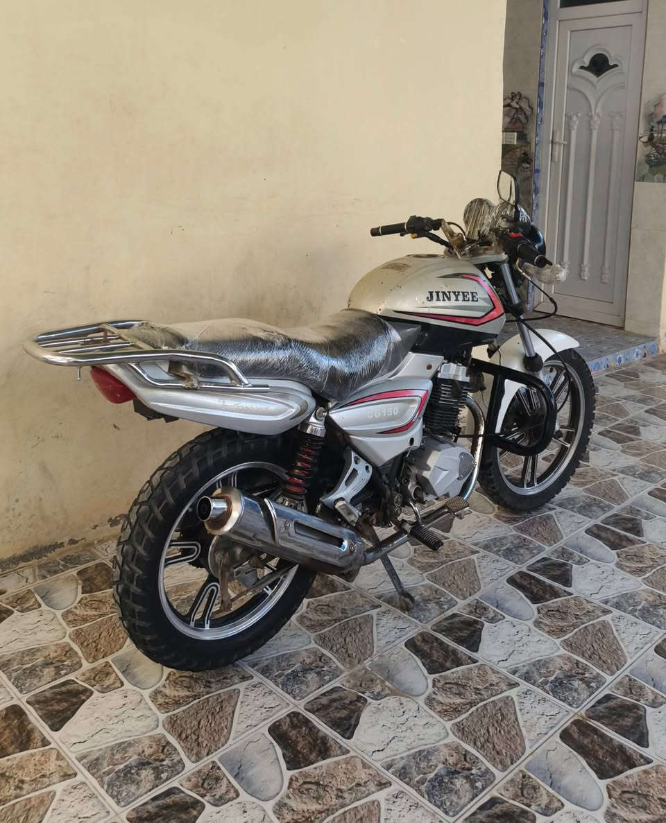 السلام عليكم
دراجة باندا 2014 أوراق كامله، للبيع السعر 375 وبيها مجال المكان ديالى شهربان ***********
