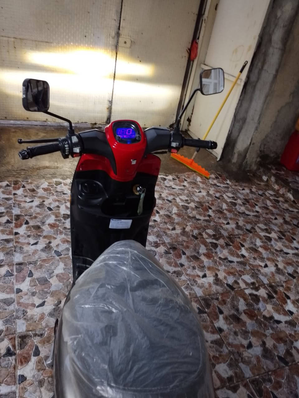 مصطره كفاله عامه.  دراجه صار 1 اشهر نازله من رمبة        كفاله کڤره بلادي ختام وحده من تاير تاير كلها شغاله دابل ليته زينون مابيها برغي نقص مافتوحه بلادي ياباني سعرە 775 بيها مجال شي قليل مكاني عنوان کرکوک شورجه يامه شرکه زين تعالى خاص رقم الهاتف *********** إيداه ماشري لهتجي عله خاصه
