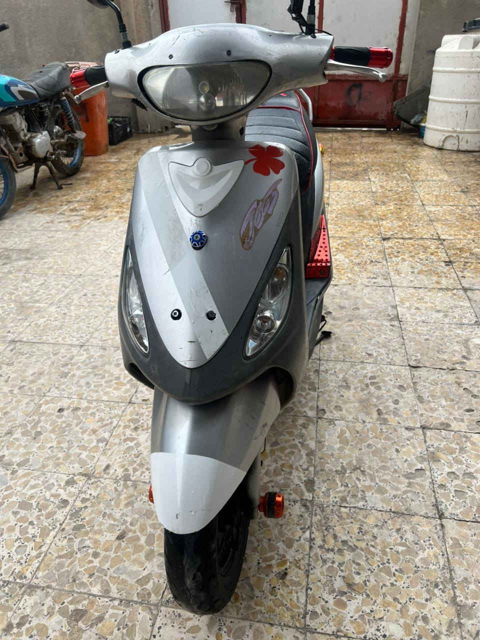 سلام عليكم ماكس قجمة لبيع دراجه  بلادية ما مفتوحة صارها شهر من مخذها رمبه
سعر٧٥٠ بيها مجال قليل مكاني بصره كرمت علي
***********
