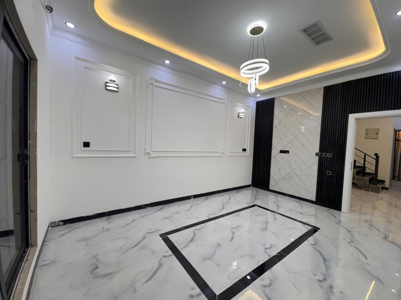 🏠دار صفر بناء حديث
   موقع مميز للبيع
~~~~~~~~~~~
البيت فول فول✔️
نظام دكت سقف مغربي✔️
دبل جام المنيوم✔️
~~~~~~~~~~~
طابو ملك صرف✏️📋
~~~~~~~~~~~
📐المساحه:110
📐الواجهة :-8م
شارع  10م
~~~~~~~~~~~
📍الموقع :طريق بغداد قرب جبهه تركمانيه 

~~~~~~~~~~~
💸السعر :علق تم يوصل السعر
~~~~~~~~~~~
يحتوي الطابق الاول على:-
كراج +مطبخ+استقبال
غرفة +صحيات 
~~~~~~~~~~~
يحتوي الطابق الثاني على:-
هول +صحيات + 
غرفتين نوم
~~~~~~~~~~~
~~~~~~~~~~~
للاستفسار اكثر الاتصال على
***********📱
~~~~~~~~~~~
نستقبل جميع العروض 
🏠السكنيه  🏛️التجاريه
مكتب عدن بدايه سايدين عدن مقابل مجمع جوهره
