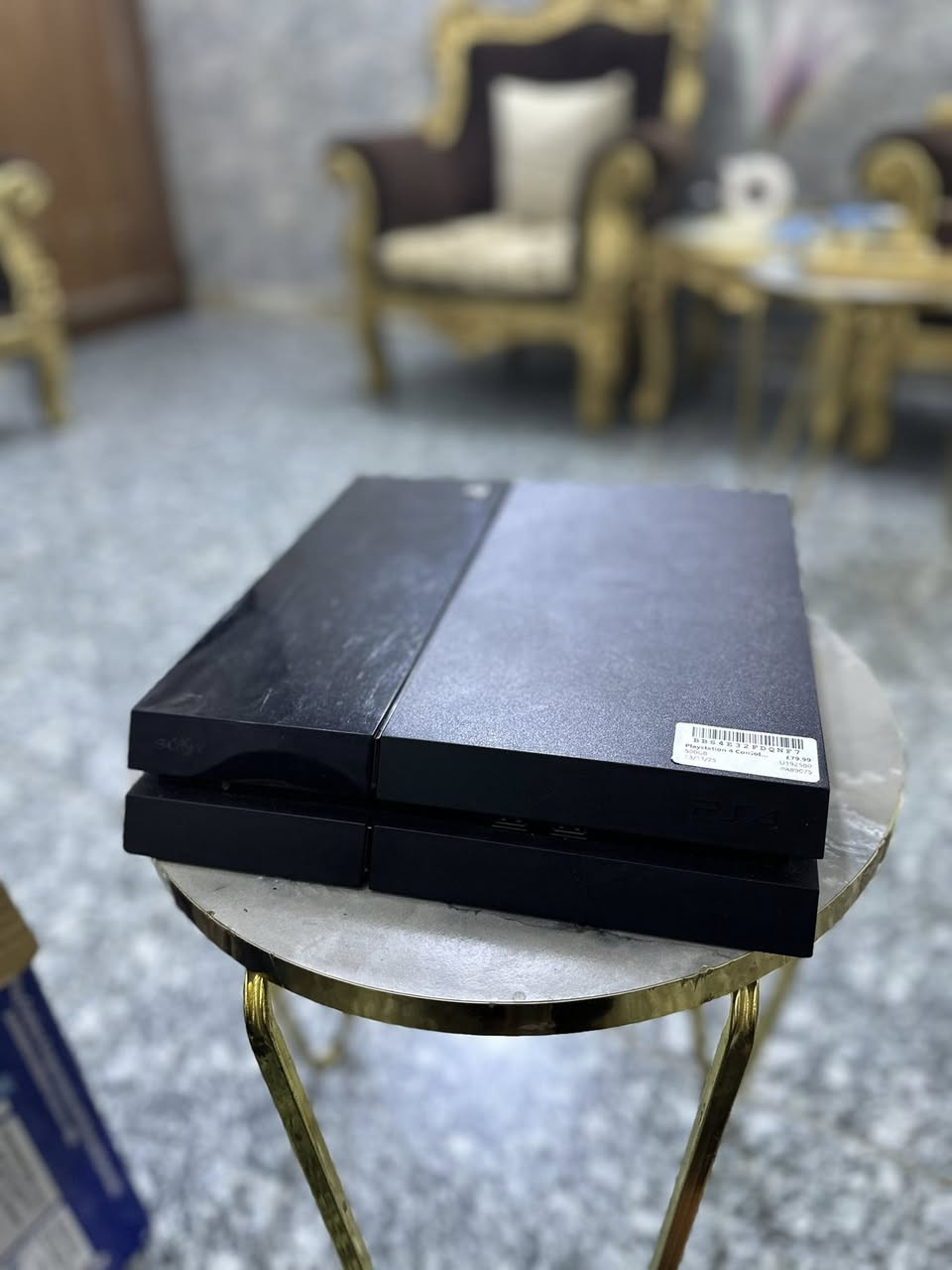 السلام عليكم
بلي ستيشن 4 فات للبيع 
500كيكا
مهكر نظام 12 
يدات ٢تجاري 
العاب الموجودة ( بيس٢١،gta5 ,كول أوف ديوتي ،الهروب من السجن ،مافيا ،بتل فيلد ٤) 
السعر ٢٥٠الف وبيه مجال
العنوان جزيره بغداد 
***********
