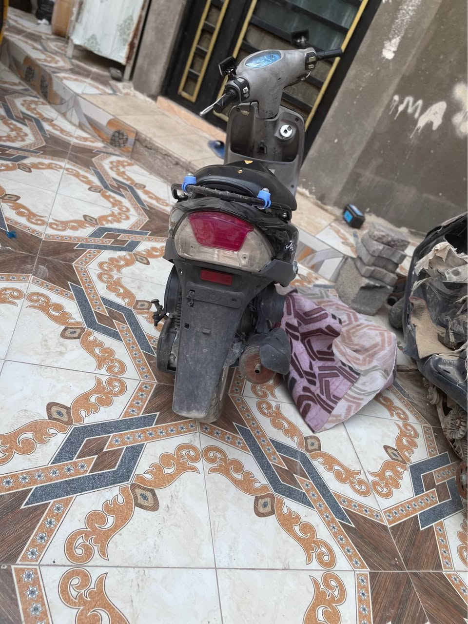 السلام عليكم دراجه ماكس قجمه فول نضافه وملاح ما ناقصهة ولا برغي الدراجه مفتوحه ولفات فقط وشوفت عينكم النضافه سعر 625 وبيها مجال مستعجل على البيع المكان البصره ابو الخصيب البهادريه رقم التواصل *********** Singapore
