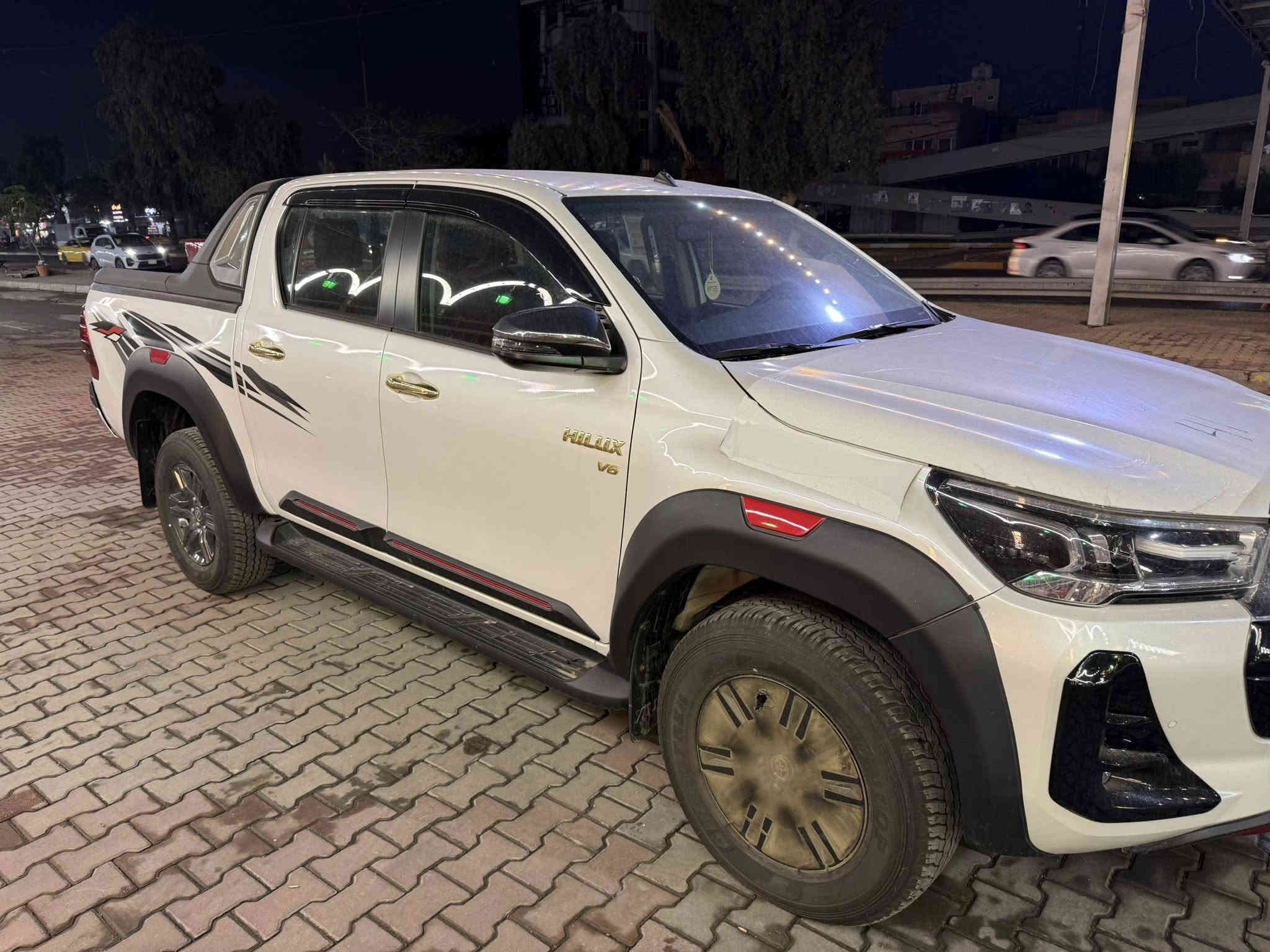 تويوتا هايلوكلس موديل ٢٠٢٥ إم رادر تي آر دي زيرو بسمي رقم اربيل المكان بغداد شارع فلسطين إم جك خلفي فول الفول 
السعر ٤٣٥ ورقه وبيها مجال 
الاتصال ***********
— ‏￼‏يشعر بـ‏الهدوء‏
