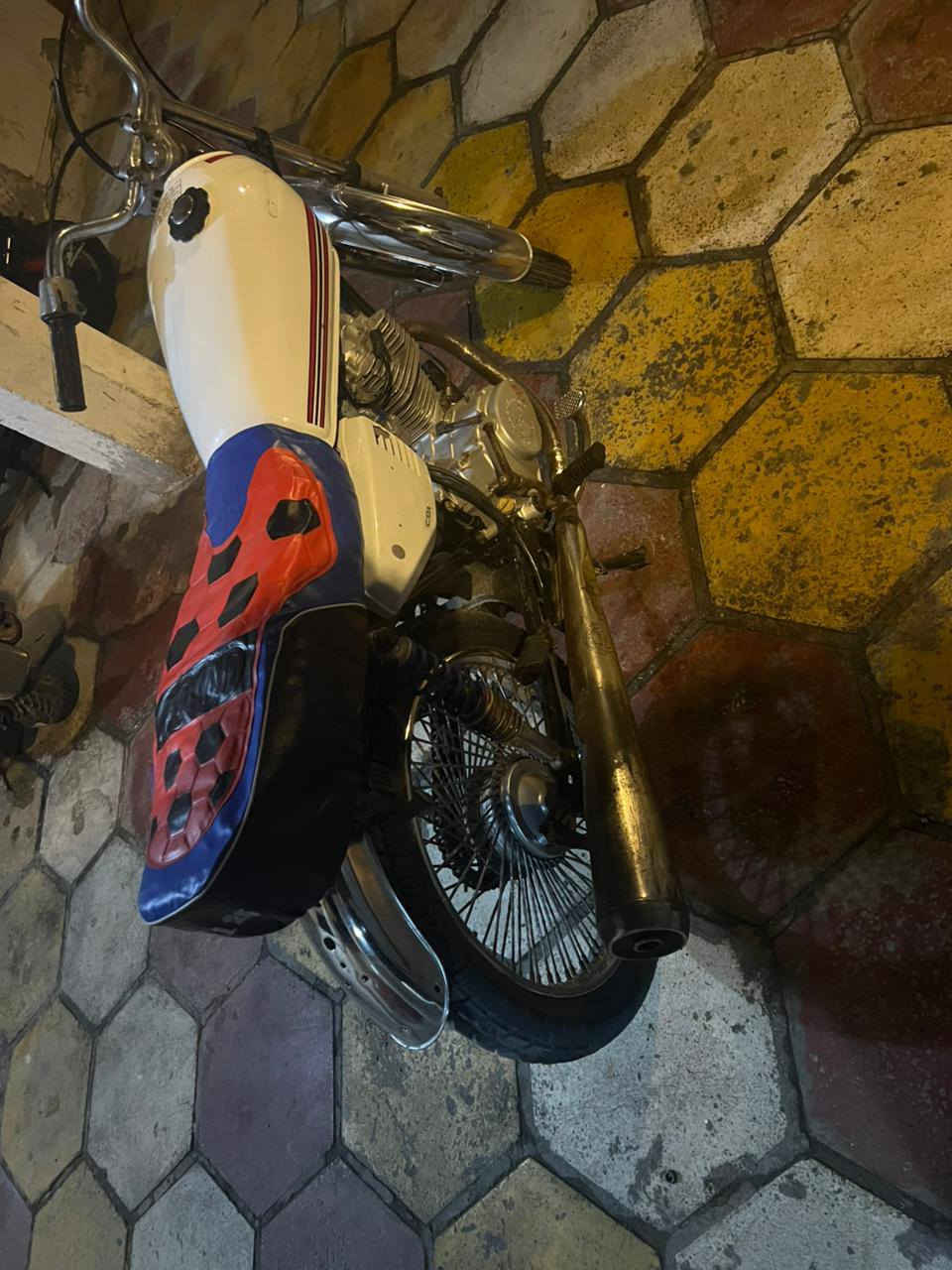 دراجه البيع موديل 18مكانه القبله ***********
