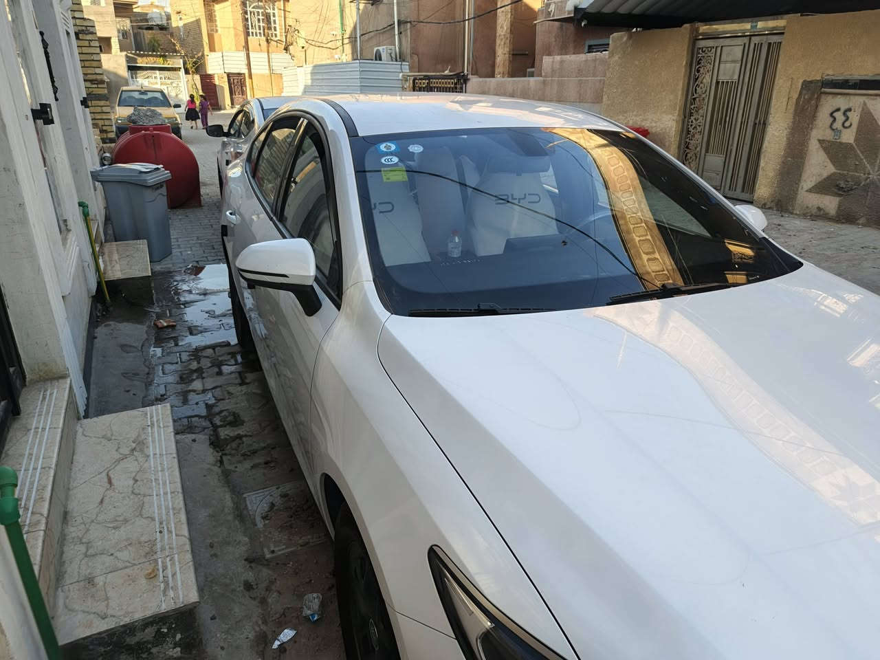 السلام عليكم بي واي دي كن بلاس ماشيه بانزين ٢٠٠٠ و ماشيه شحن ١٢٠٠ مكفولة كفاله عامه رقم بغداد باسمي سعره 18000000 مع كافه ملحقاته ***********@

